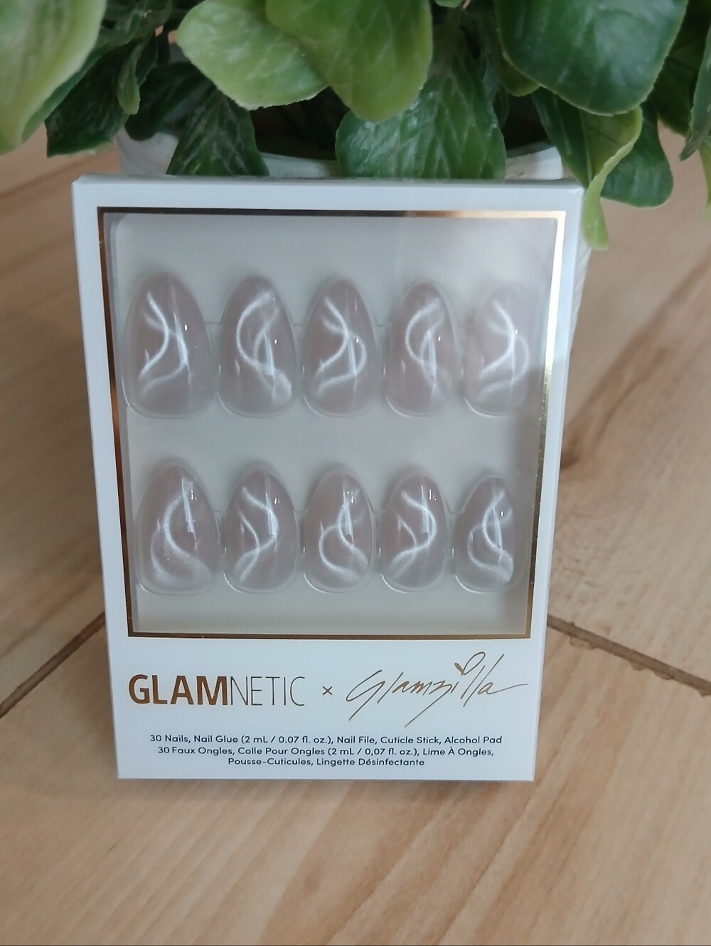 NWT Glamnetic X Glamzilla In Short Almond Brings You WOO-MAN !!! This Nail Is 😍